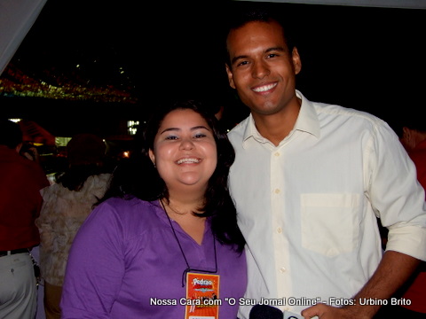 A nossa rep&oacute;rter Clicia Marinho e Abel da Tv. Santa Cruz no camaraote da imprensa