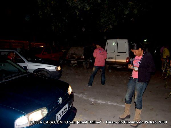 Volunt&aacute;rios do projeto trabalhando no estacionemanto no Pedr&atilde;o 2009