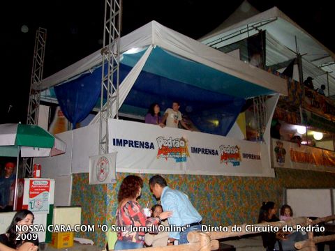 Este ano a prefeitura proporcionou a imprensa um camarote todo equipado