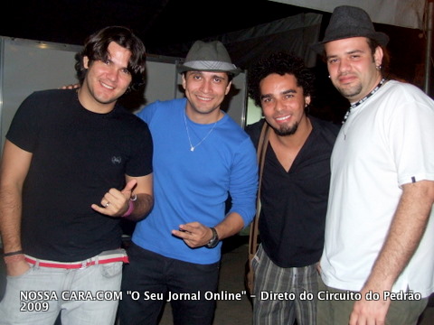 A banda Cangaia de Jegue capitaneada pelo cantor Norberto 