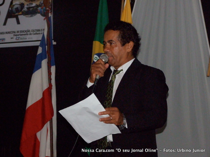 Professor Raimundo que atuou como mestre de cerim&ocirc;nia.