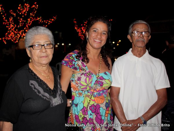 A diretora de Cultura a professora Geni com seus pais que vieram passar o Natal com ela