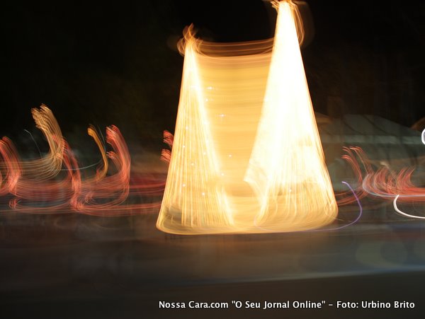 Nesta imagem efeito criado com as luzes da &aacute;rvore de Natal