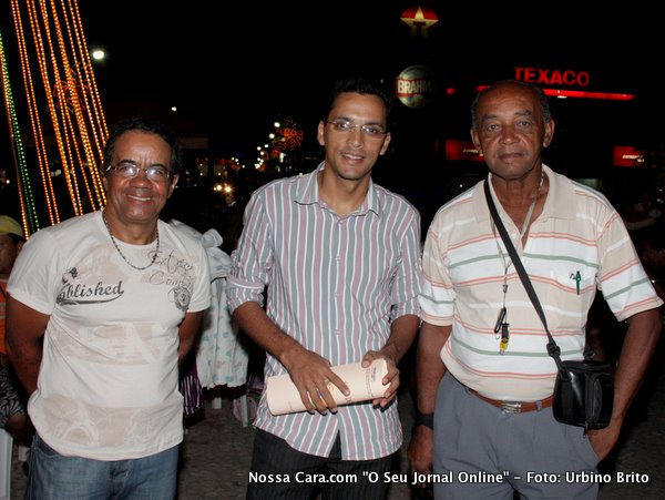 Da esq/direita o Porfessor Raimundo, Jo&atilde;o Bahia e Jota Cruz do jornal eletr&ocirc;nico Tribuna Estudantil