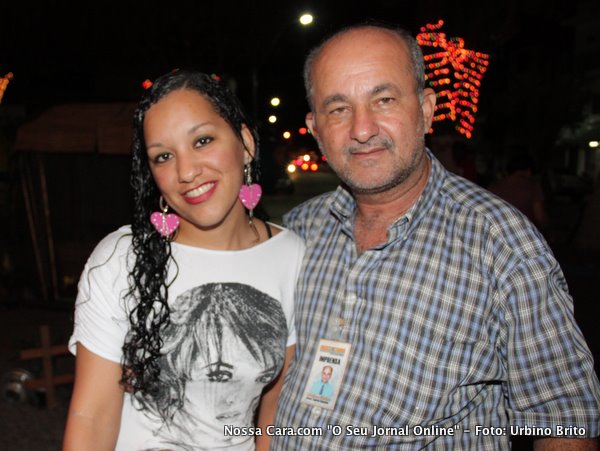 Urbino Brito diretor do Nossa Cara.com posa com Daiane, secret&aacute;ria do Sindicato dos Pordutores Rurais