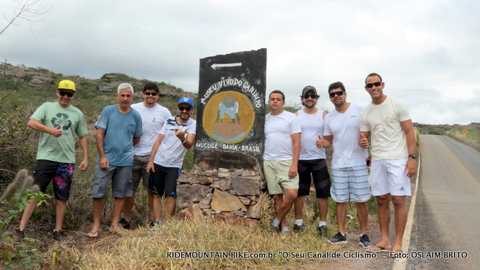 A galera de Eun�polis durante uma visita ao Museu Vivo do Garimpo do Diamante