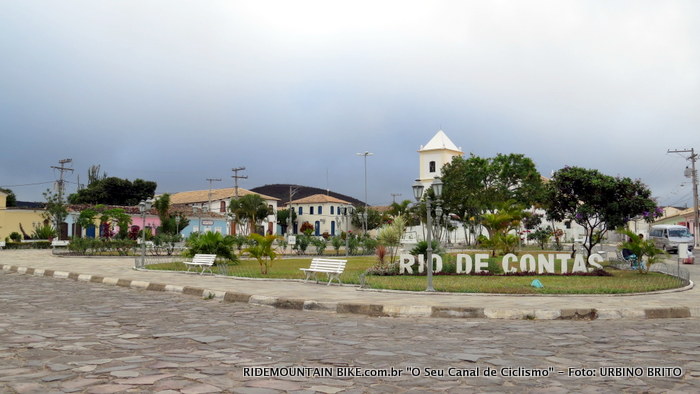 Pra�a principal da bela cidade de Rio de Contas a primeira cidade planejada do Brasil