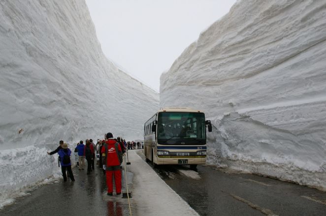 Quem nunca passou horas e horas dentro de um carro na estrada? Por�m, h� casos em que a grande divers�o � a viagem e n�o o destino final - Foto: Tsuda